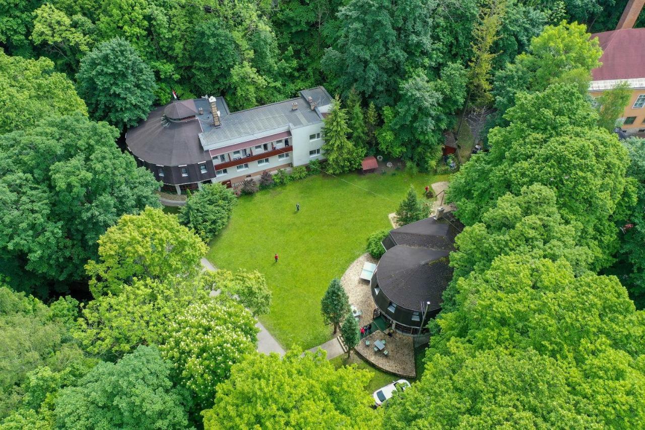 Erdővarázs Panzió Lillafüred Exterior foto